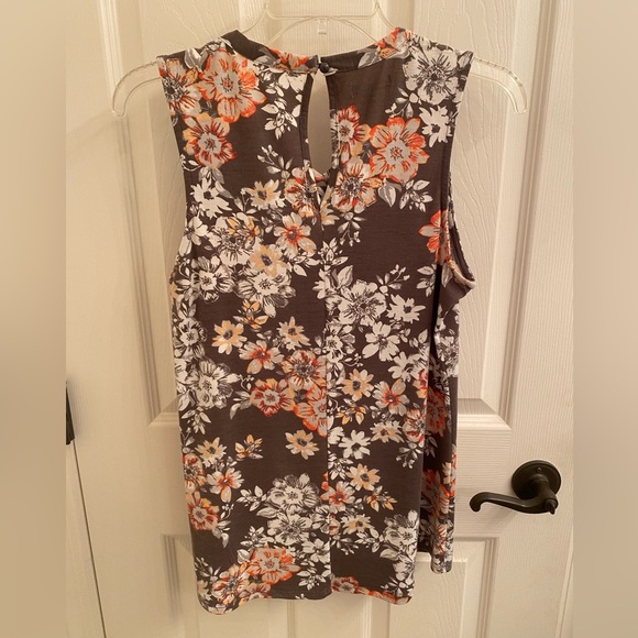 Sleeveless tunic - Picture 2 of 5